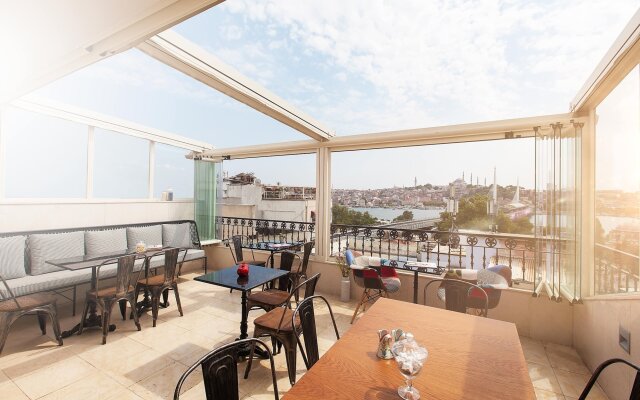 Perla Galata Hotel