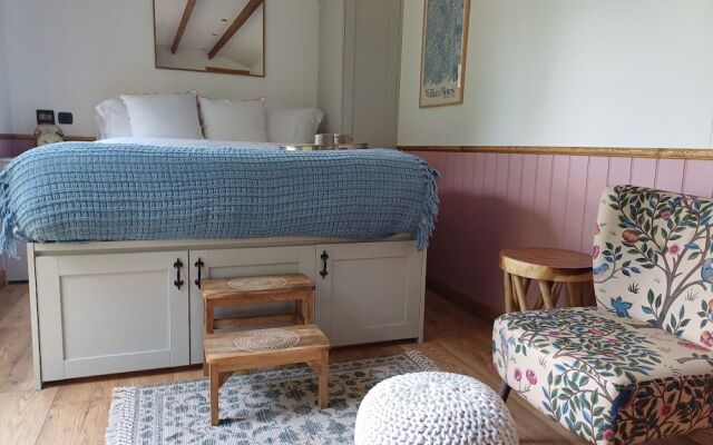 The Heartwood - Luxury Cabin Near York