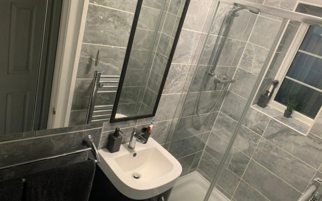 Beddington Park Lodge West