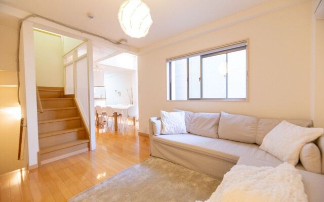 Station & White Osaka station 4BR luxury house