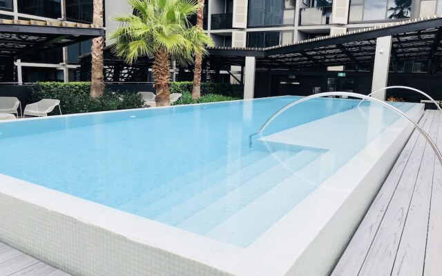 LVL 11 Cosy Apartment Near Lygon St