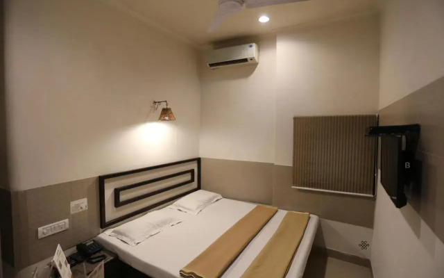 Smyle Inn - 3 minutes walk From New Delhi Railway Station
