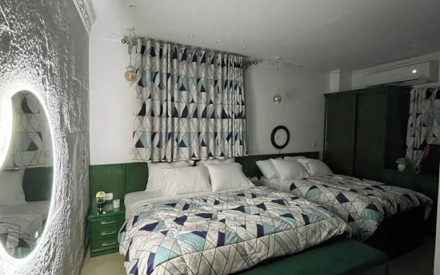 Danda Moon Pyramids Hotel