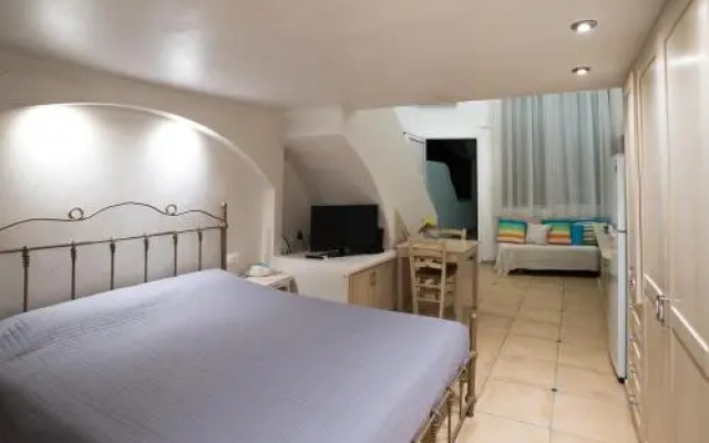 Kathara Bay Suites & Apartments