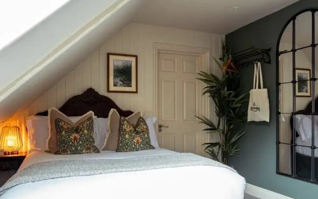 High Corner Inn