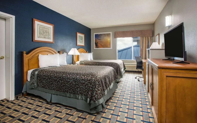 Days Inn & Suites by Wyndham Foley