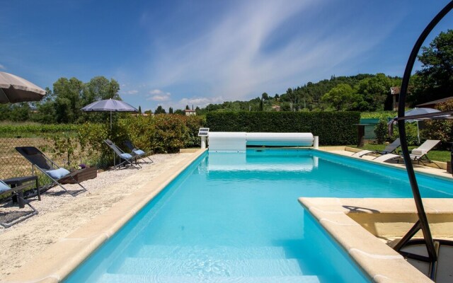 Lush Villa in Gargas with Private Swimming Pool