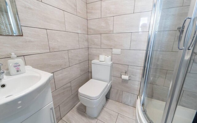 Modern Studio Available Close to the City