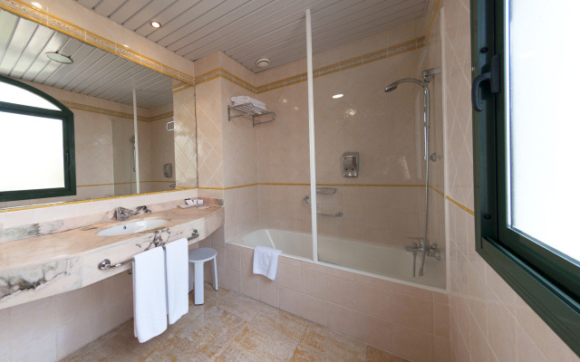 Hotel La Laguna Spa And Golf