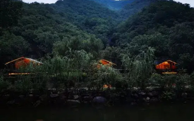 Beijing Shihuamuhai Private Shanshui Yard