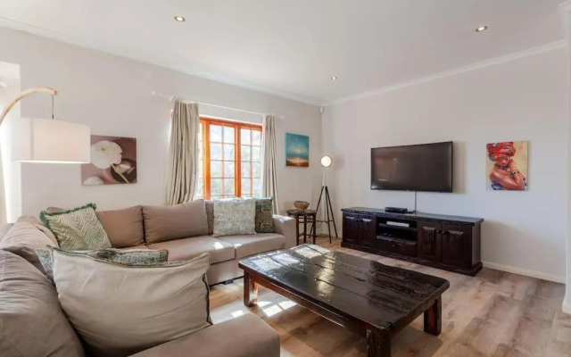 Luxurious Peaceful Mountain Retreat-Heated Pool