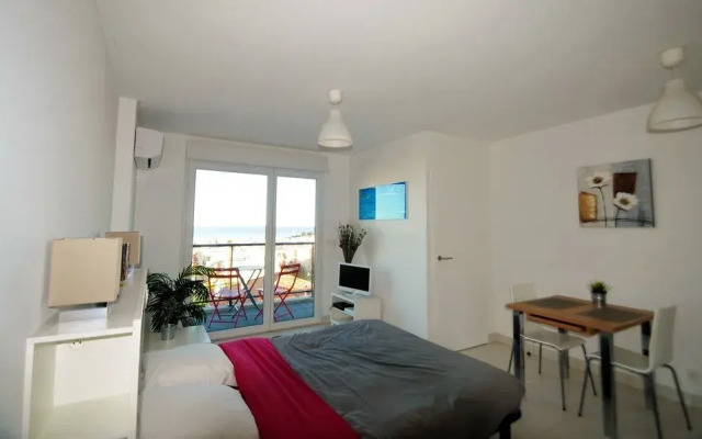 Chrys Hotel