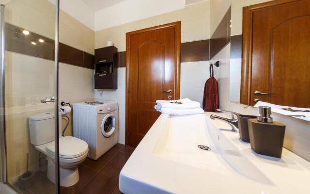 Dimitras House
