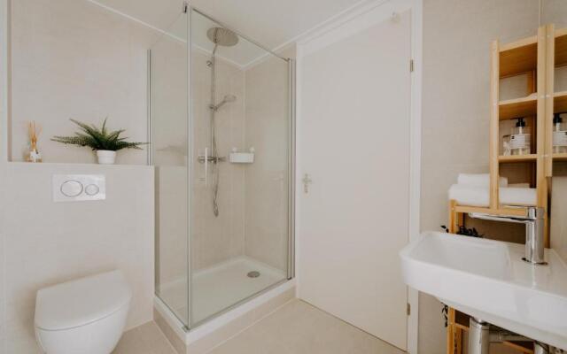 Stijlvol appartement op strand Makkum