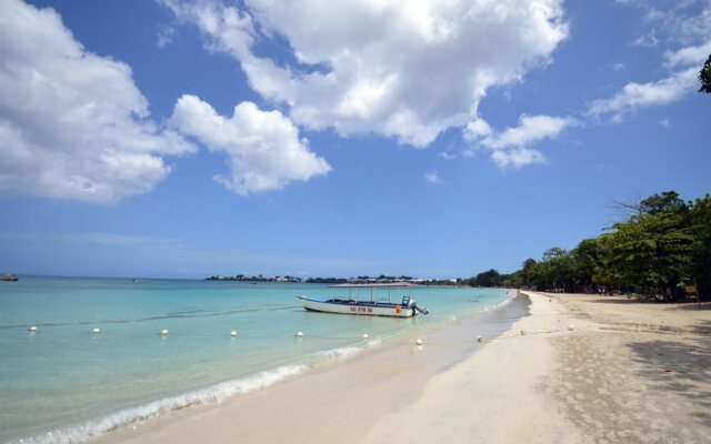 Sunset at the Palms Resort - Adults Only - All Inclusive