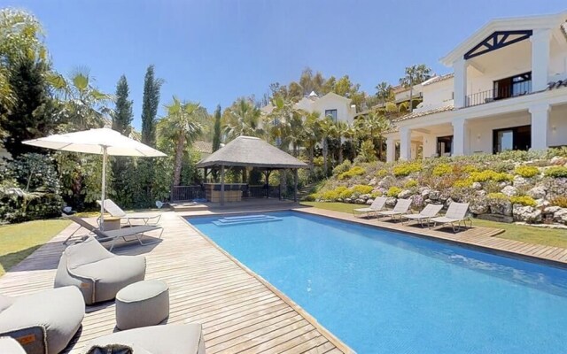 Luxury Villa With Heated Pool