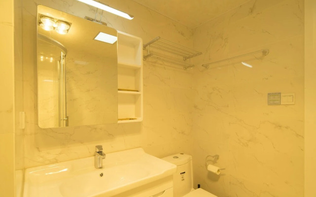 Good Time Travellers Inn -People Square No.1