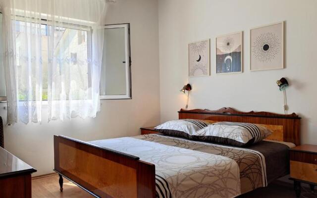 Apartments Ljilja sea view