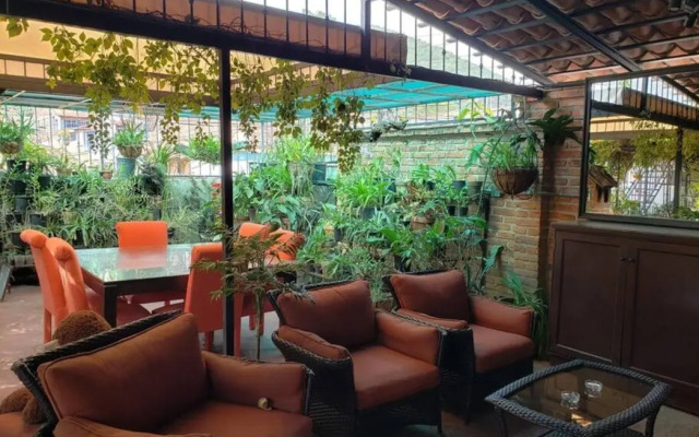 Be a Diva in the Queen's Suite at Inn Ajijic