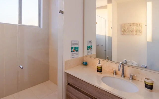 Adlas Condo by the Beach