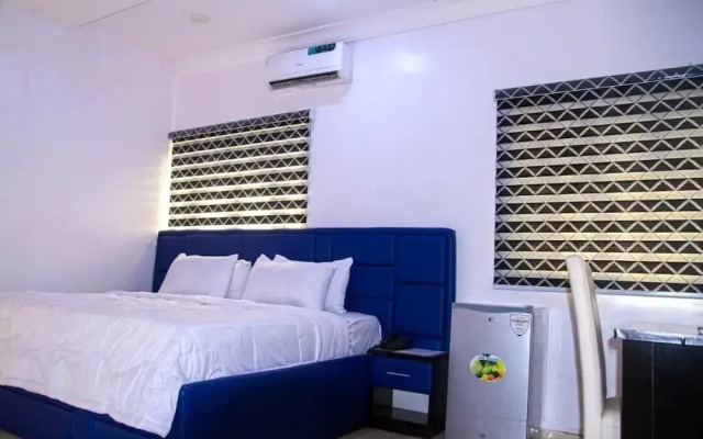 Blumerrit Hotel & Suites