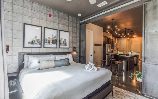Music City's West End Retreat