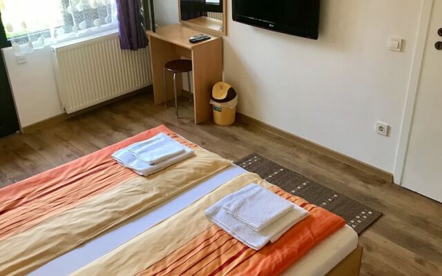 Cristi's Rooms - Pensiune