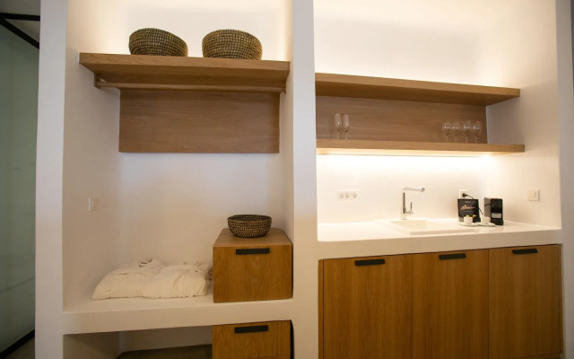 Melidonia Suites