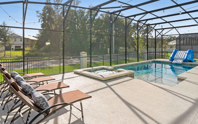 Upstay - 31-guest Home w Pool-hot Tub-cinema-games