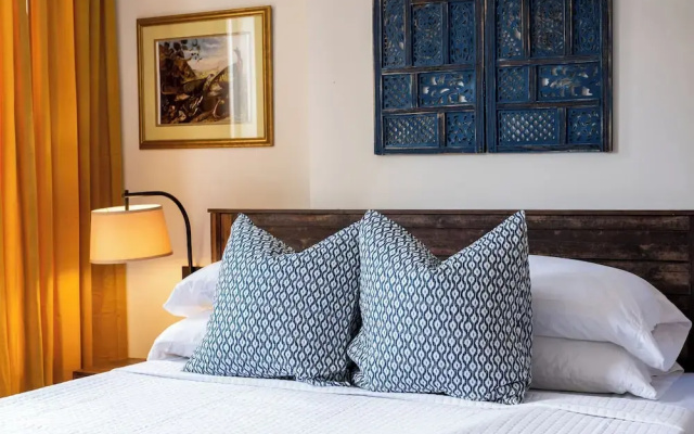 The Woodford Hotel