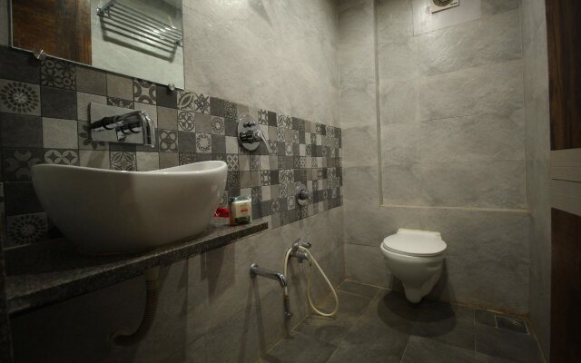 Oyo 5330 Hotel Green Apple
