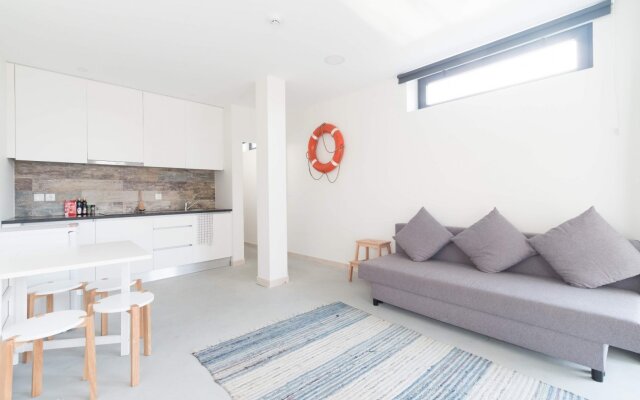 Хостел WOT Ericeira Surf Social