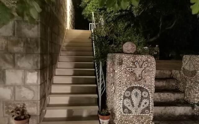 Beach Front Villa a Stone Throw Away From the sea