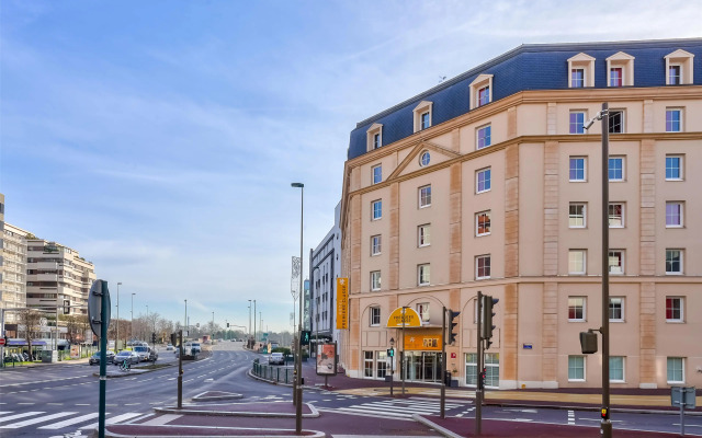 Premiere Classe Paris Ouest - Pont De Suresnes