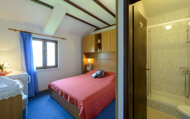 Rooms Mali Raj