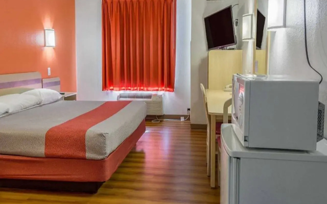 Motel 6 Redmond, OR
