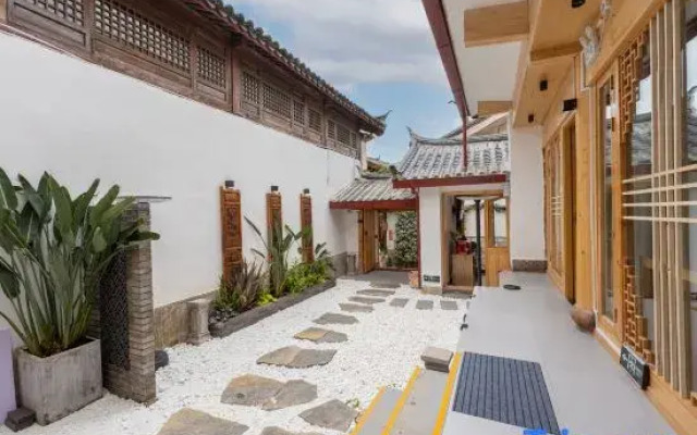 Zhengming Mountain Residence Homestay (Lijiang Ancient City Branch)
