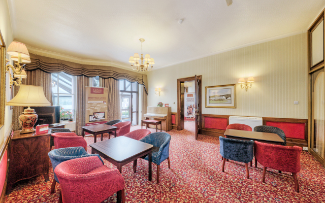 Muthu Fort William Hotel