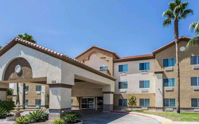 Comfort Suites Bakersfield