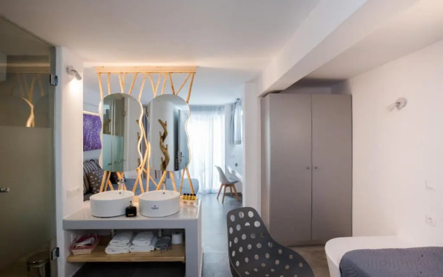 Mina Studio
