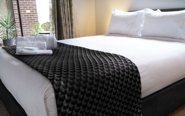 Lakeside Retreat & Business