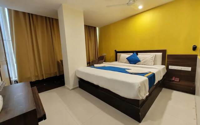 Hotel Aura - Near Malad Link Road
