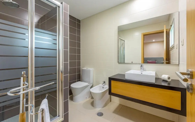 Maria in Albufeira With 6 Bedrooms and 5 Bathrooms