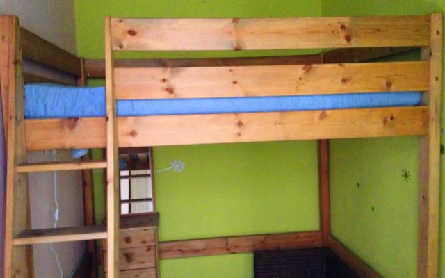 Yolo Hostel