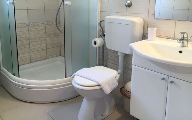 Spacious Apartment in Novalja near Sea