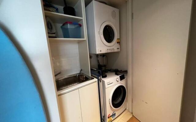 Lovely 1 bedroom apartment in Crows Nest