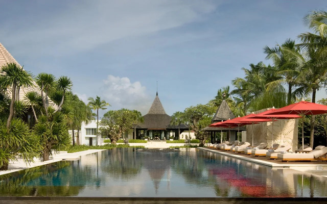 The Royal Santrian Serenity Villas By The Sea