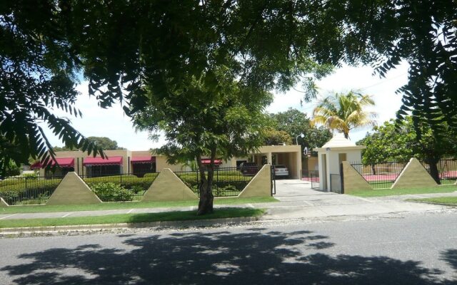 Bungalow In Tropical Garden With 2 Pools & Tennis