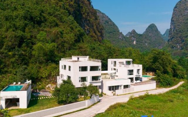 Yongshui River Store of the Thousand and One Courtyard Hopes Resort