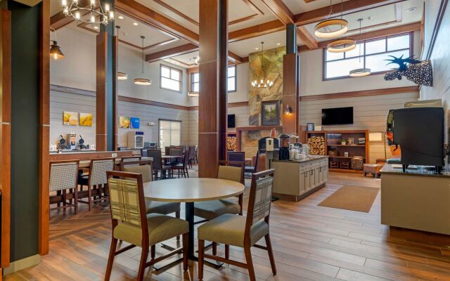 Comfort Inn & Suites Mountain Iron and Virginia